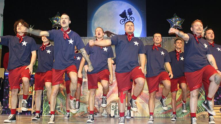 Am Samstag lädt die KoKaGe in Wiesentheid wieder zum Männerballett-Turnier. Unser Foto zeigt die Vorjahressieger, die Wiesentheider Gruppe 'Gentlemen'. Am Samstag lädt die KoKaGe in Wiesentheid wieder zum Männerballett-Turnier. Unser Foto zeigt die Vorjahressieger, die Wiesentheider Gruppe 'Gentlemen'.