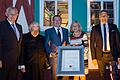 Friedel Heckenlauer, seit 2002 Bürgermeister von Stadtlauringen, wurde für seine Leistungen mit dem Ehrenring des Marktes Stadtlauringen ausgezeichnet. Im Bild (von links): Zweiter Bürgermeister&nbsp; Winfried Reß, Ehrenbürger Monsignore Benno von Bundschuh, Friedel Heckenlauer und Dagmar Heckenlauer und Dritter Bürgermeister Heiko Zimmy.&nbsp;
