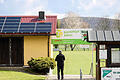 Kurpark oder Stadionvorplatz? In Großbardorf verschwimmen die Grenzen. Fotos: Martin Kreklau       -  Kurpark oder Stadionvorplatz? In Großbardorf verschwimmen die Grenzen. Fotos: Martin Kreklau