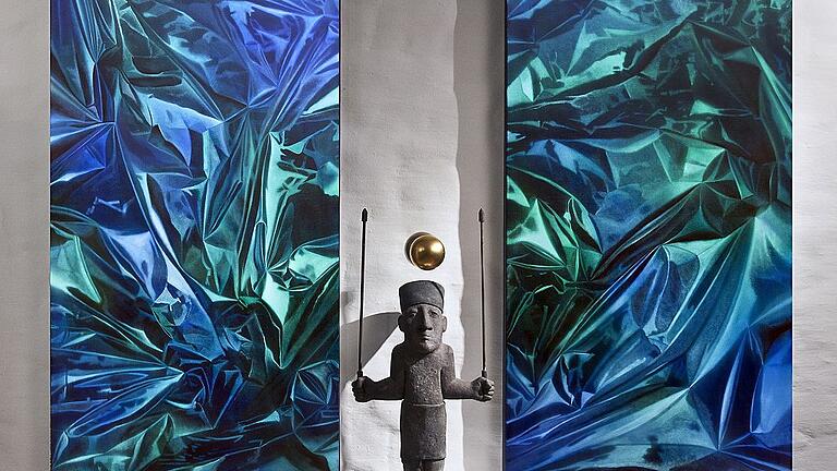 Crash II: Dieses Werk von Jan Peter Kranig war 2015 im Marktheidenfelder Franck-Haus zu sehen. Dazwischen die Skulptur „Magier” von Bildhauer Max Wagner. Crash II: Dieses Werk von Jan Peter Kranig war 2015 im Marktheidenfelder Franck-Haus zu sehen. Dazwischen die Skulptur „Magier” von Bildhauer Max Wagner.