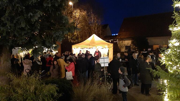 Schöne Atmosphäre beim Euerdorfer Weihnachtsmarkt 2019.