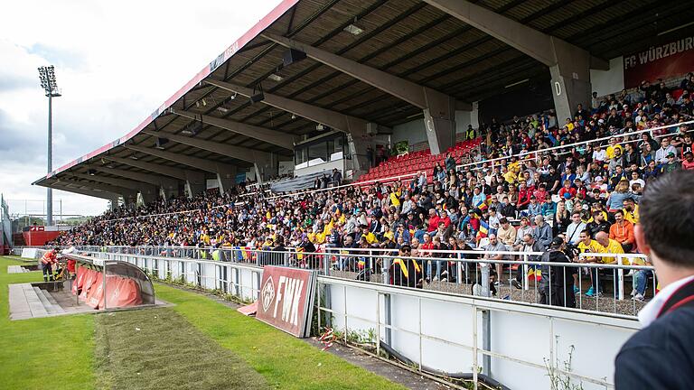 Die Akon Arena am Würzburger Dallenberg. Die Akon Arena am Würzburger Dallenberg. 