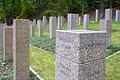 Auf dem Häftlingsfriedhof im thüringischen Berga liegt der Würzburger Ernst Ruschkewitz begraben. Jetzt erinnert eine Stele an ihn.