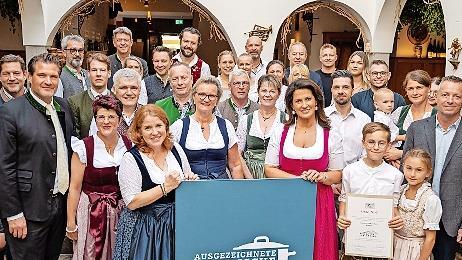 Die Preisträger der Auszeichnung „ausgezeichnete bayerische Küche“ bei der Preisverleihung in München       -  Die Preisträger der Auszeichnung „ausgezeichnete bayerische Küche“ bei der Preisverleihung in München