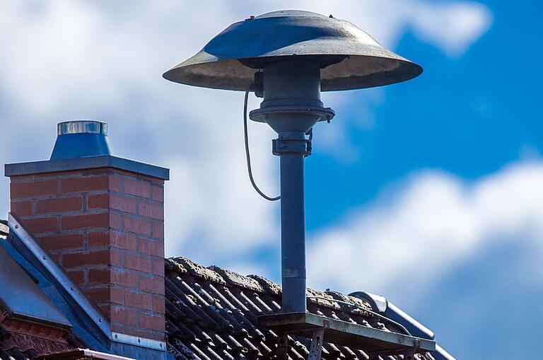 Die meisten Sirenen im Gerolzhöfer Stadtgebiet stammen noch aus den 1960er Jahren. Sie funktionieren bei Stromausfall nicht. Die meisten Sirenen im Gerolzhöfer Stadtgebiet stammen noch aus den 1960er Jahren. Sie funktionieren bei Stromausfall nicht.