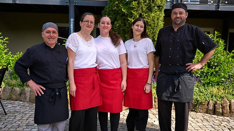 Claudio Tocco (links) hat in Rehweiler mit seiner Familie 'Claudio's Ristorante' eröffnet. Claudio Tocco (links) hat in Rehweiler mit seiner Familie 'Claudio's Ristorante' eröffnet.