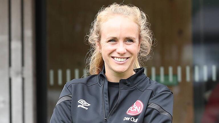 Lorea Urquiaga arbeitet als Sportpsychologin im Nachwuchsleistungszentrum beim 1. FC Nürnberg. Der früheren Synchronschwimmerin aus Würzburg helfen die eigenen Erfahrungen im Spitzensport bei der Arbeit. Lorea Urquiaga arbeitet als Sportpsychologin im Nachwuchsleistungszentrum beim 1. FC Nürnberg. Der früheren Synchronschwimmerin aus Würzburg helfen die eigenen Erfahrungen im Spitzensport bei der Arbeit.
