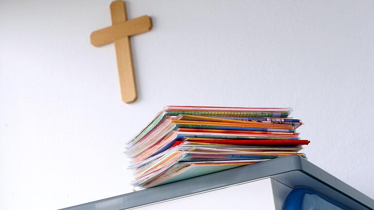 Bayerns Dritt- und Viertklässler haben drei Stunden Religionsunterricht pro Woche: Damit liegt Bayern beim Umfang des Religionsunterrichts in der Grundschule neben Rheinland-Pfalz an der Spitze.&nbsp;