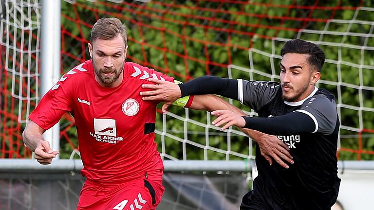 Die Würzburger Kickers haben ihre U23 (im Bild Onur Ünlücifci, rechts) aus der Bayernliga abgemeldet.