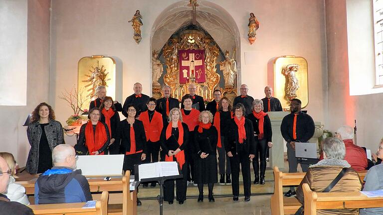 Im Bild: Ein Chor beim Winterkonzert in der Kirche Stammheim.