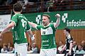Steffen Kaufmann (rechts) kehrte nach über einem Jahr Verletzungspause gegen den HC Erlangen II zurück ins Team der Wölfe Würzburg, hier jubelt er zusammen mit Alexander Merk (links).