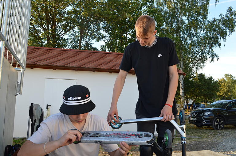 Kleine Reparaturen werden selbst ausgeführt. Kleine Reparaturen werden selbst ausgeführt.