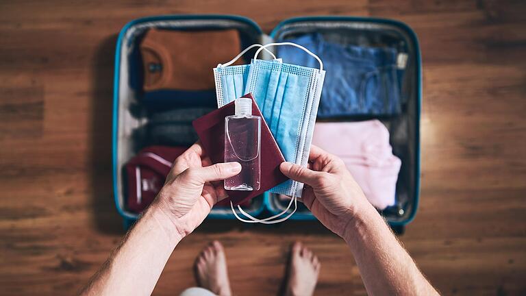 Wer während der Corona-Pandemie in den Urlaub fährt, sollte sich vorher über die Regeln am Ziel informieren. Und auch bei der Rückreise nach Deutschland muss einiges beachtet werden. Wer während der Corona-Pandemie in den Urlaub fährt, sollte sich vorher über die Regeln am Ziel informieren. Und auch bei der Rückreise nach Deutschland muss einiges beachtet werden.