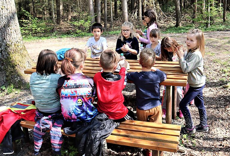 Rast am Käppele an der Sitzgruppe direkt neben der Wolfskapelle. Rast am Käppele an der Sitzgruppe direkt neben der Wolfskapelle.