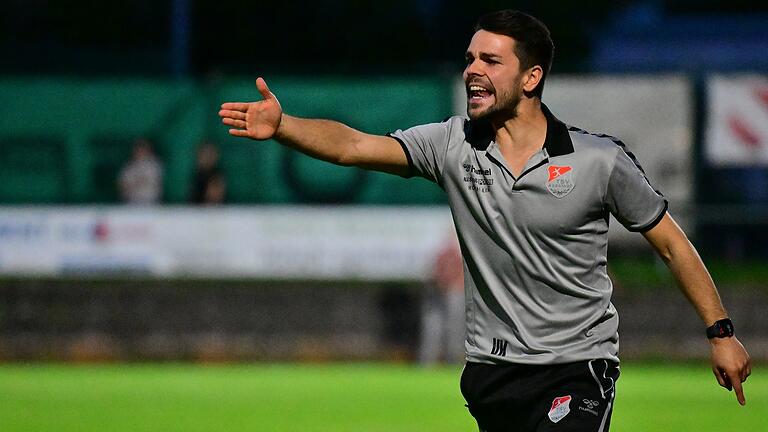 Victor Kleinhenz, der Trainer des TSV Aubstadt, war vom Spiel seiner Mannschaft im Toto-Pokal-Achtelfinale beim ATSV Erlangen selten angetan.