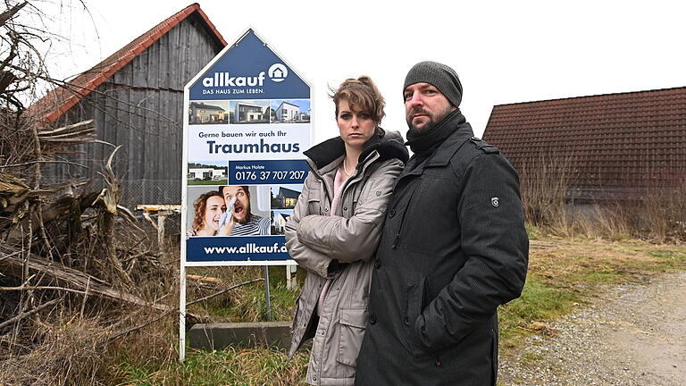 Bauplatz Affaltern ohne Baugenehmigung       -  Bauplatz Affaltern ohne Baugenehmigung Julia Fahrmeier+ Partner haben eine Viertelmillion Euro für Bauplatz in Affaltern ausgegeben, auf dem es keine Baugenehmigung gibt. /