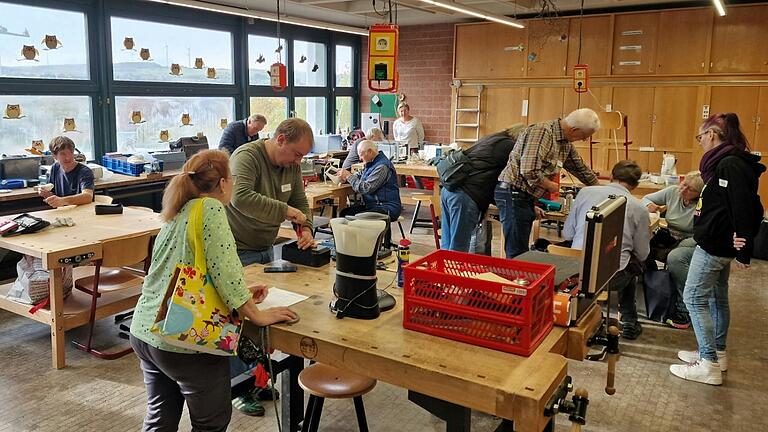 Großer Andrang beim 17. Veitshöchheimer Repair-Café.