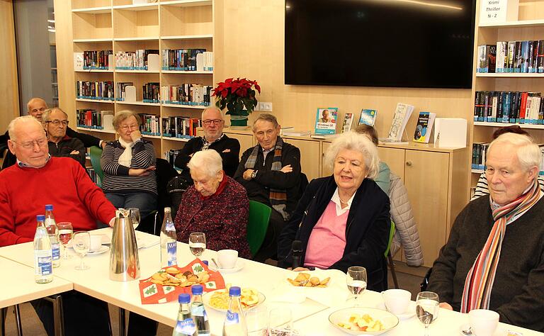 Zeugen der Zeit im Gespräch über Marktheidenfeld (von links am Tisch): Georg Ries, Grete Schmitt, Wilma Hochbein-Stapf und Armin Grein.