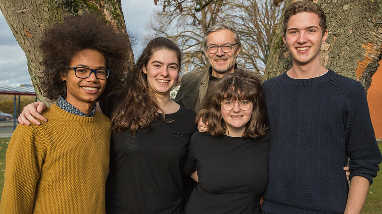 Junge Pianisten spielen im Alten Rathaus