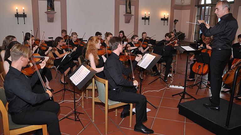 Das Junge Kammerorchester Tauber-Franken musizierte in Tauberbischofsheim: Kompositionen von der Klassik bis zur Moderne gab es von den Nachwuchstalenten zu hören.