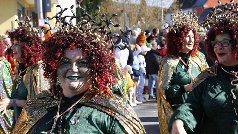 Medusa der Faschingsclique Himmelstadt beim Rosenmontagszug. Medusa der Faschingsclique Himmelstadt beim Rosenmontagszug.