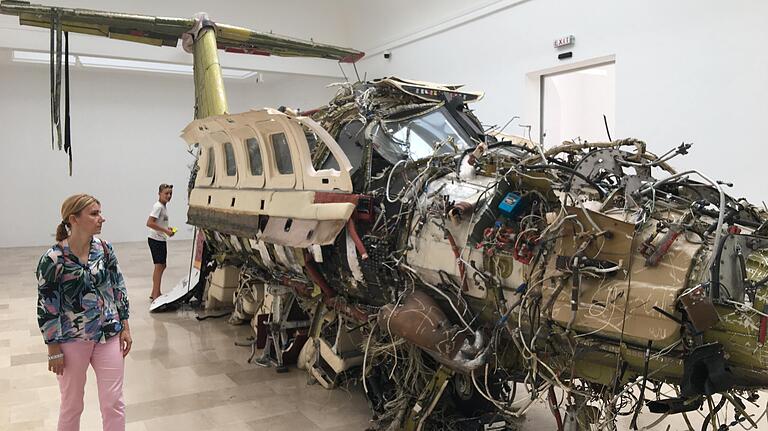 Ein Flugzeug von innen nach außen: Der Pole Roman Stanczak zeigt ein beeindruckendes Werk im polnischen Pavillon.