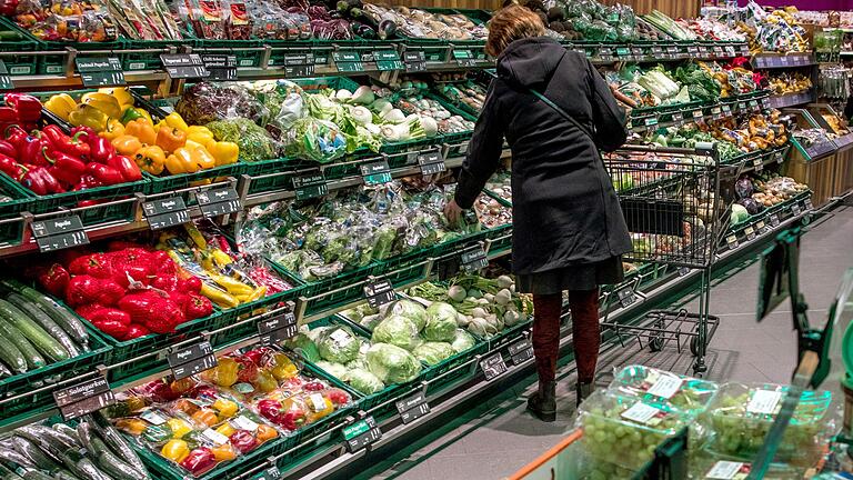 Thüringer Einzelhändlern       -  Der günstige Preis steht als Kaufkriterium bei Obst und Gemüse nur an vierter Stelle, wie eine Umfrage zeigt. (Archivbild)