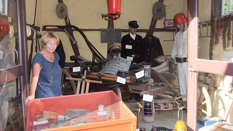 Das kleinste Feuerwehrmuseum Bayerns ist neben der idyllischen Lagen für Margitta Heß eine Attraktion von Sands.