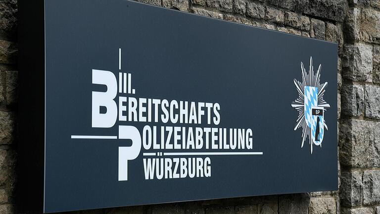 Die Kaserne der Bereitschaftspolizei Bepo liegt in der Würzburger Zellerau. In den Gebäuden wohnen und lernen die Polizeischüler.