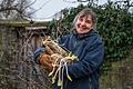 Barbara Keller aus Mainstockheim (Lkr. Kitzingen) erntet das ganze Jahr über Gemüse aus ihrem Garten. Die Familie versorge sich zu 75 Prozent mit Lebensmitteln selbst, sagt sie.