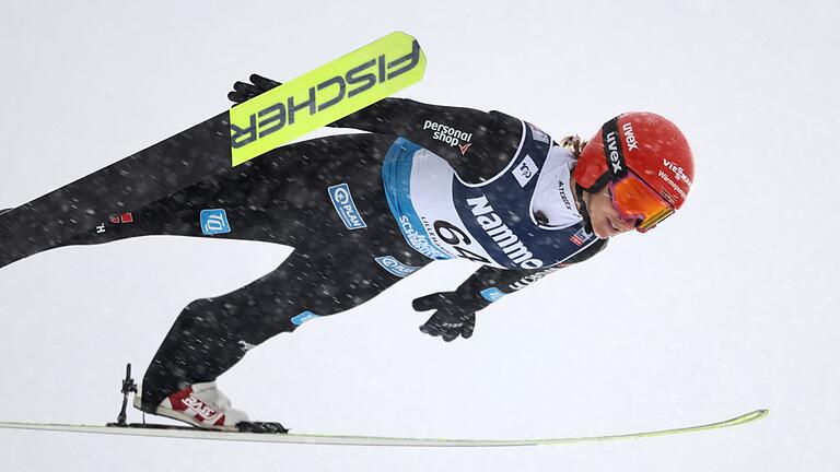 Katharina Schmid - Katharina Schmid hat ihre Topform im Weltcup eingebüßt. Katharina Schmid - Katharina Schmid hat ihre Topform im Weltcup eingebüßt.