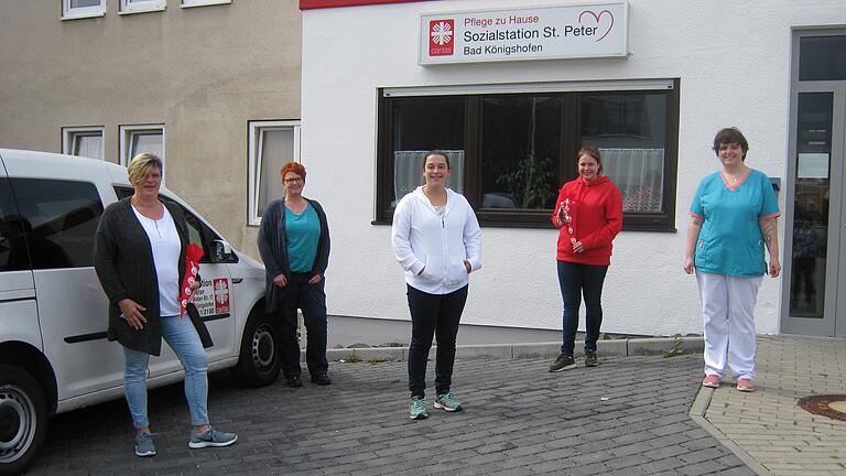 Sozialstation St. Peter Bad Königshofen (von links): Kerstin Eyring, Gudrun Rathgeber, Anja Rath, Madlen Büchs, Katharina Dietz.