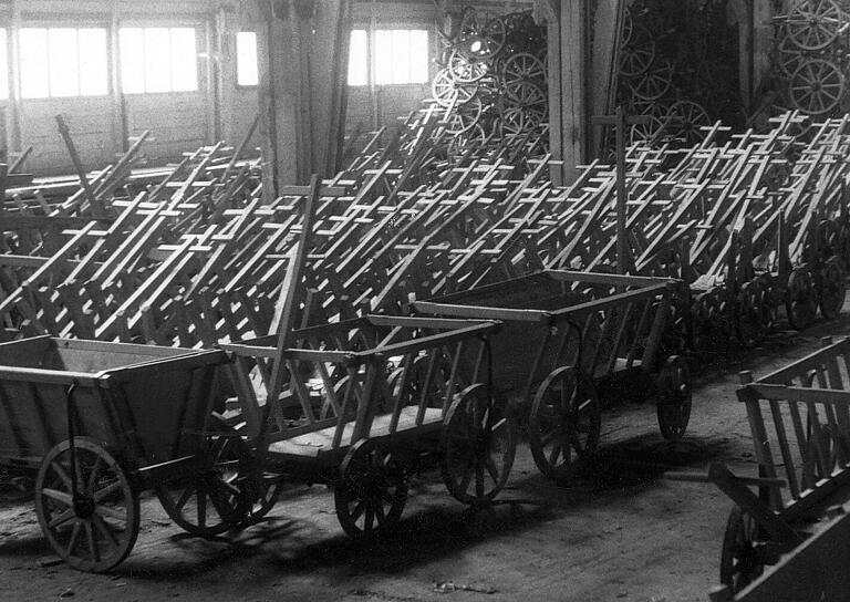 In der Nachkriegszeit hochbegehrt: die Leiterwagen, mit denen Schaeffler in Herzogenaurach begann. In der Nachkriegszeit hochbegehrt: die Leiterwagen, mit denen Schaeffler in Herzogenaurach begann.