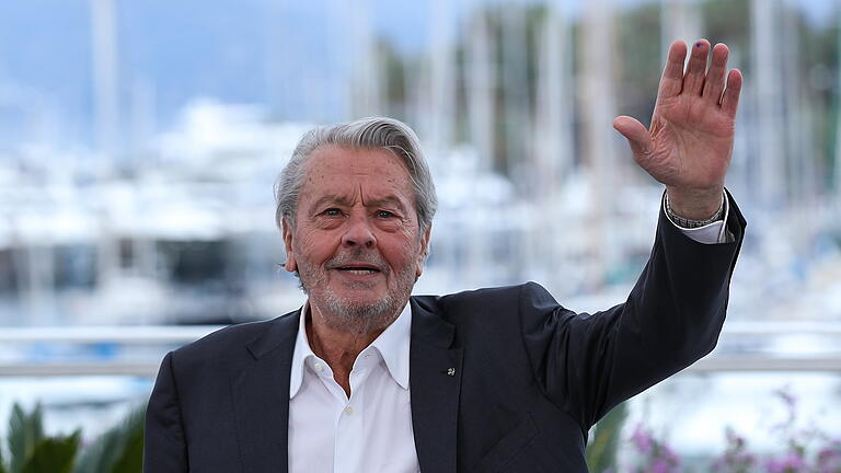 Internationale Filmfestspiele in Cannes.jpeg - Alain Delon auf einem Foto von 2019. Aktuell kümmern sich seine drei Kinder um ihn. Internationale Filmfestspiele in Cannes.jpeg - Alain Delon auf einem Foto von 2019. Aktuell kümmern sich seine drei Kinder um ihn.