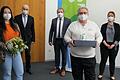 Abschied vom Landschaftspflegeverband (LPV) Würzburg: Madeleine Königer und Roland Sauer (vorne, von links) wurden von Landrat Thomas Eberth (hinten Mitte) und dem 1. Vorsitzenden des LPV, Altlandrat Eberhard Nuß (hinten links) verabschiedet. Königers Nachfolgerin Lena Priesemann (hinten rechts) nahm an der Corona-konformen Verabschiedung teil.
