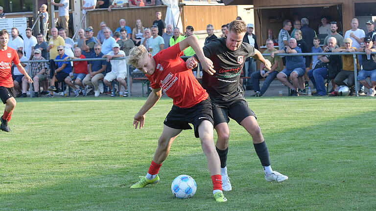 FC Fuchsstadt verliert Derby in Schwebenried - 600 Zuschauern sahen in Schwebenried das Derby gegen den FC Fuchsstadt. FC Fuchsstadt verliert Derby in Schwebenried - 600 Zuschauern sahen in Schwebenried das Derby gegen den FC Fuchsstadt.