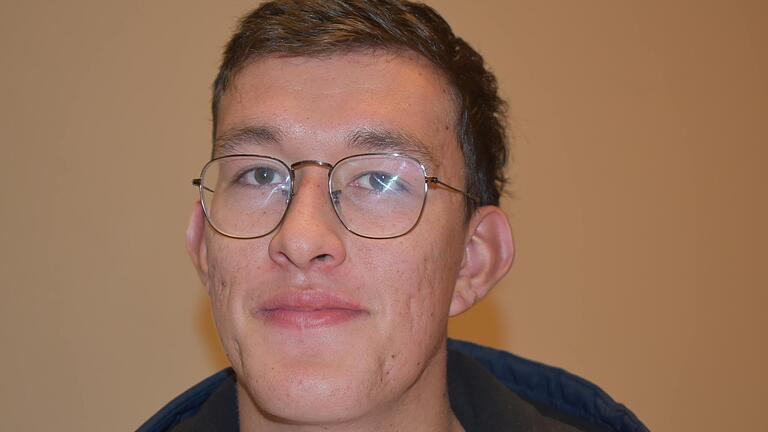 German Duarte (19) aus Bad Neustadt möchte im Job mit Technik, Sprachen und Menschen zu tun haben. German Duarte (19) aus Bad Neustadt möchte im Job mit Technik, Sprachen und Menschen zu tun haben.