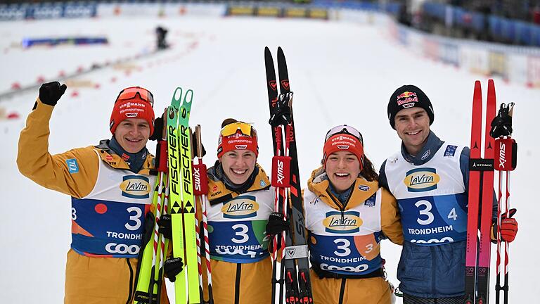 Ski nordisch: Weltmeisterschaft in Trondheim - Silber-Quartett mit (v.l.): Schmid, Nowak, Armbruster, Geiger. Ski nordisch: Weltmeisterschaft in Trondheim - Silber-Quartett mit (v.l.): Schmid, Nowak, Armbruster, Geiger.