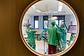 Blick in einen Operationsraum im Leopoldina Krankenhaus in Schweinfurt. Auch in der Medizin will man auf nachhaltige Produkte setzen. Doch das ist (noch) gar nicht so einfach.&nbsp;
