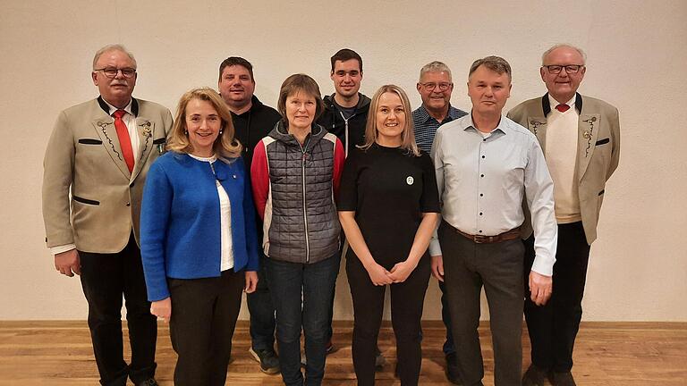 Auf dem Foto vordere Reihe von links: Heidi Schmitt, Maria Anna Breunig, Christina Federlein, Uli Schmitt (Gauschützenmeister) sowie (hintere Reihe von links) Bernhard Federlein (Sportwart), Alexander Bachstein, Simon Breunig (Schützenmeister), Hans Jürgen Kuhn und Karl Josef Federlein. Auf dem Foto vordere Reihe von links: Heidi Schmitt, Maria Anna Breunig, Christina Federlein, Uli Schmitt (Gauschützenmeister) sowie (hintere Reihe von links) Bernhard Federlein (Sportwart), Alexander Bachstein, Simon Breunig (Schützenmeister), Hans Jürgen Kuhn und Karl Josef Federlein.