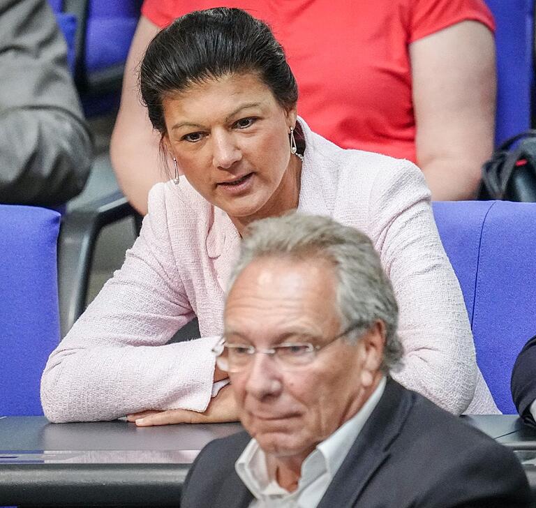 Sahra Wagenknecht und Klaus Ernst im Juni im Bundestag.