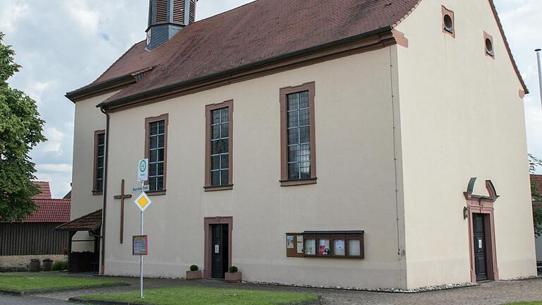 In den Sommerferien sollen die Arbeiten zur barrierefreien Umgestaltung der Bushaltestelle an der Weyersfelder Kirche beginnen. In den Sommerferien sollen die Arbeiten zur barrierefreien Umgestaltung der Bushaltestelle an der Weyersfelder Kirche beginnen.