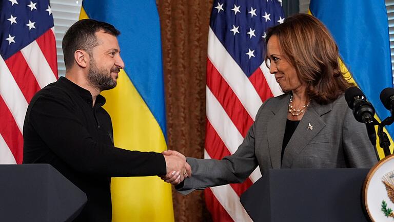 Vizepräsidentin Harris trifft Selenskyj       -  Harris warnt vor den Folgen eines möglichen Wahlsiegs Trumps für die Ukraine.