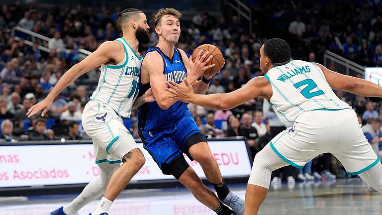 Orlando Magic - Charlotte Hornets       -  Franz Wagner (M) zeigte seine beste Saisonleistung.