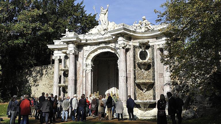 Die Neptungrotte wird erobert. Seit Oktober 2018 ist das herrschaftliche Bauwerk in der Nähe des historischen Eingangs am Obelisken wieder ein Glanzpunkt im Potsdamer Touristenmagneten Sanssouci.