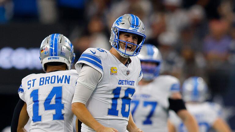 Dallas Cowboys - Detroit Lions       -  Jared Goff (rechts) hatte drei Touchdown-Pässe - einer davon ging an Amon-Ra St. Brown.