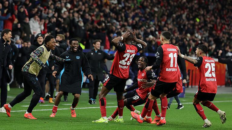 Bayer Leverkusen - Inter Mailand - Der Moment nach dem Siegtreffer. Bayer Leverkusen - Inter Mailand - Der Moment nach dem Siegtreffer.