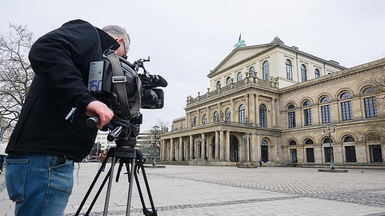 Das Staatstheater Hannover. Durch die Hundekot-Attacke von Marco Goecke ist es auf eher unrühmliche Art in die Schlagzeilen geraten. Das Staatstheater Hannover. Durch die Hundekot-Attacke von Marco Goecke ist es auf eher unrühmliche Art in die Schlagzeilen geraten.