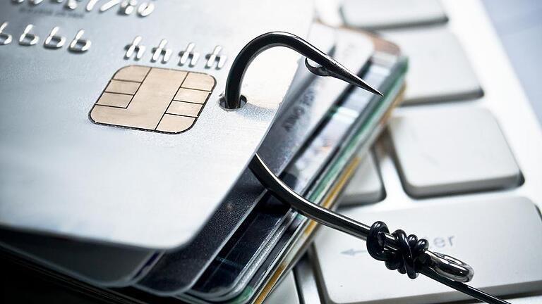 Credit card phishing       -  Betrüger werden immer dreister und einfallsreicher. Gesunde Skepsis und Vorsicht im Umgang mit Daten sind gefragt.