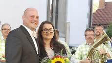 Sie freuten sich über den Sieg: Georg Seiffert und seine Frau Michaela. Foto: Marion Eckert       -  Sie freuten sich über den Sieg: Georg Seiffert und seine Frau Michaela. Foto: Marion Eckert